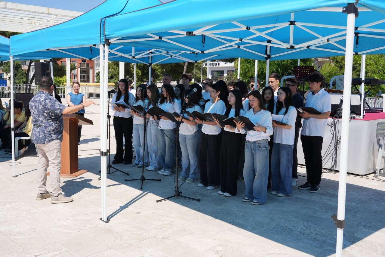 Muğla Güzel Sanatlar Lisesi Bahar Şenliği Emre Çay’ın Katılımıyla Başladı 3